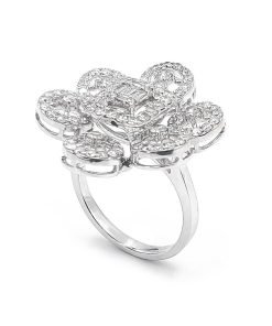 18K White Gold Flower Design Diamond Ring