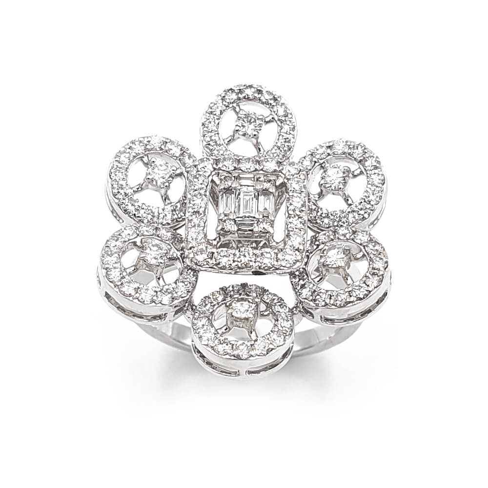 18K White Gold Flower Design Diamond Ring