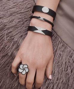 ALOR Cable Forget-Me-Not Black and White Diamond Flower Ring 02-52-FW01-11